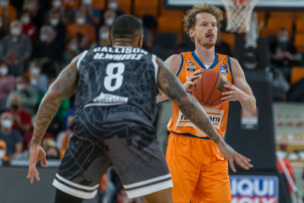 遍及多个国 遍及多个国